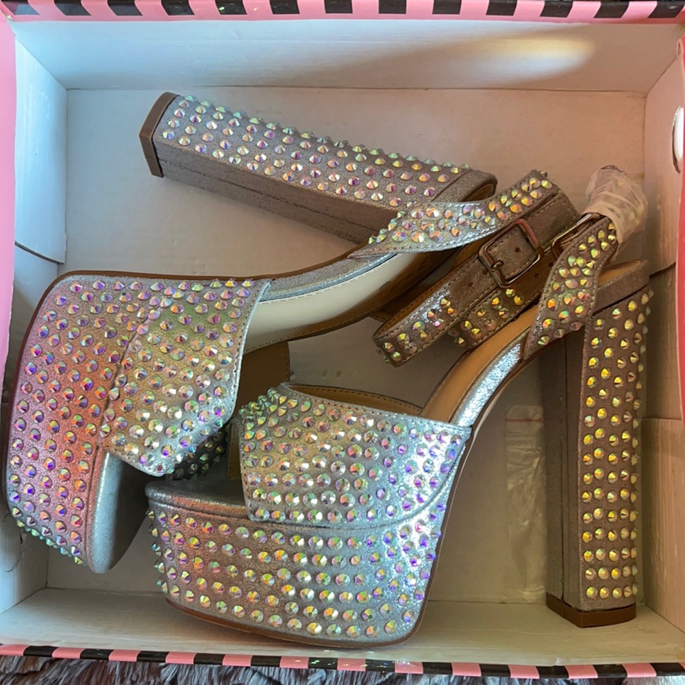 BEDAZZLED PLATFORM HEELS